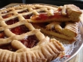 Crostata-alla-marmellata-di-fragole2-e-Gamberi-e-avocado-001
